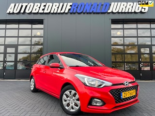 Hyundai i20 1.0 T-GDI Comfort 100PK/Camera/Leder/Carplay/Navigatie/Clima/Cruise/Trekhaak/2De Eigenaar/Nieuwstaat !!