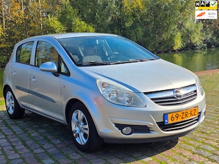 Opel Corsa 1.4-16V Enjoy Uniek km org nl auto 1e eigenaar volledig dealer onderhouden cruis control airco