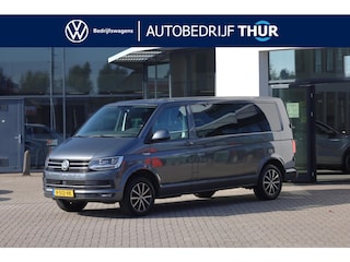 Volkswagen Transporter 2.0 TDI L2H1 DC Highline 110PK / 75kW, NL auto, nieuw door ons geleverd en onderhouden, adaptieve cruise control (ACC), verwarmbare voorruit, LED koplampen, dubbele cabine met 5 zitplaatsen, navigatie, airco, DAB+, parkeersensoren voor en achter (PDC), elektrisch verstel-, verwarm- en inklapbare buitenspiegels, glas look, achterdeuren met ruiten, lat om lat laadvloer, trekhaak, 17" LMV, licht en zichtpakket, grootlichtassistent (Light Assist) etc.etc.