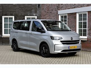 Volkswagen Transporter Caravelle 9 persoons Wij zijn op afspraak geopend! Graag bellen voor uw komst.