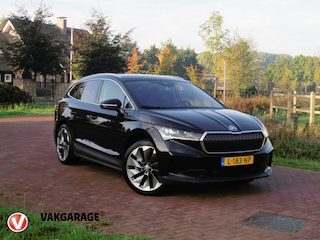 Skoda Enyaq iV 80 First Edition | Camera | Trekhaak | Warmtepomp | Sfeerverlichting | Leer | ACC | NL-Auto |