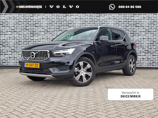 Volvo XC40 1.5 T3 Inscription | Trekhaak | Panoramadak | Achteruitrijcamera | Parkeersensoren | Lederen Bekleding | Elektrische Achterklep | Stoelverwarming | Privacy Glas | Cruise Control Adaptief | BLIS | Navigatie