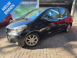 Toyota Yaris 1.3 VVT-i Dynamic | AUTOMAAT | 3/6 OF 12MND GARANTIE | 72.721 KM | PANO | CAMERA | NAVI | LMV |