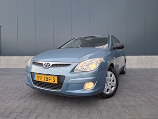 Hyundai i30 1.6i Dynamic | Trekhaak | NAP | Keurige auto | ISO fix | Airco | All seasonbanden