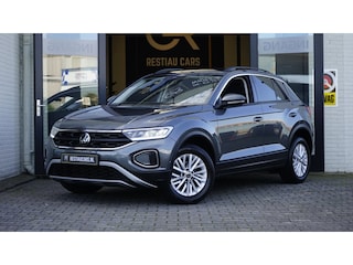 Volkswagen T-Roc 1.5 TSI Life AUTOMAAT|ACC|BEATS|CAMERA|CARPLAY|DAB|KEYLESS|STOEL STUURVERWARMING