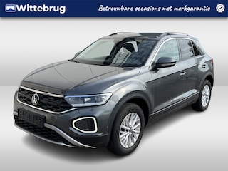 Volkswagen T-Roc 1.5 TSI Life / AUTOMAAT/ PARK. SENSOREN/ DODE HOEK/ IQ. LIGHT/ STOELVERWARM./ DIGITAL DASHBOARD/ ADAPT. CRUISE/ APP CONNECT/ NAVI/ CLIMA/ DAB/ 16" LMV