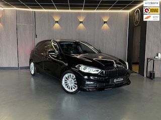 BMW 118i Executive Edition |Digtale Dash|Automaat|Apple Carplay|Keyless|Camera
