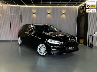 BMW 118i Executive Edition |Digtale Dash|Automaat|Apple Carplay|Keyless|Camera