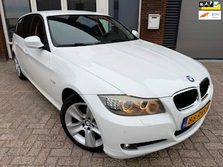 BMW 3-serie Touring 320i Luxury Line / Navi / PDC / Leder / AUT / Stoelverw