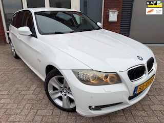 BMW 3-serie Touring 320i Luxury Line / Navi / PDC / Leder / AUT / Stoelverw
