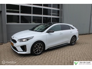 Kia ProCeed 1.5 T-GDI GT-PlusLine 1e Eig | Panoramadak | Stoel en stuurverwarming |