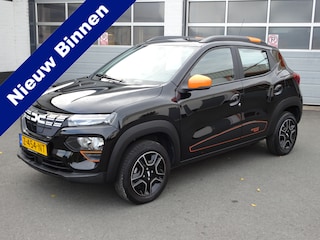 Dacia Spring Expression 27 kWh Airco, cruise controle, navigatie, achteruitrij camera, parkeersensoren, lederen bekleding, enz.