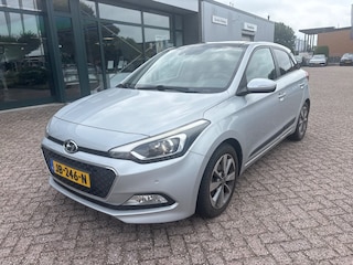 Hyundai i20 1.2 HP i-Motion Premium | Climate controle | Trekhaak | Cruise controle | Panoramadak | Parkeersensoren | Lichtmetalen velgen | Boordcomputer |