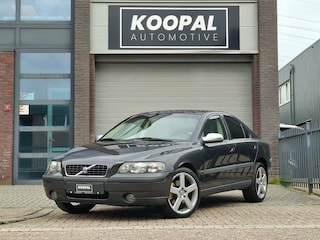 Volvo S60 2.4 Edition | Trekhaak | R-velgen | Brembo