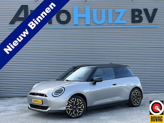 Mini Mini 3-Deurs Cooper SE Favoured XL 54.2 kWh Panoramadak Carplay Harman-Kardon Keyless Entry 360 Camera 18 Inch LED Stuurverwarming Tot 402 KM Actieradius!