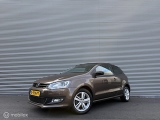 Volkswagen Polo 1.4-16V Highline DSG | LED | Clima | Cruise | Stoelverwarming | Pano | Navi | Zeer goed onderhouden