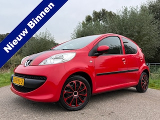 Peugeot 107 1.0-12V XS | 5 deurs | USB/AUX/12V | All Season Banden | Nieuwe APK + Onderhoudsbeurt | Goed Onderhouden |
