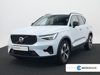 Volvo XC40 B4 Plus Dark | Harman/Kardon | Elek Stoelen | Camera | Trekhaak | All Season | Adaptive Cruise | BLIS | Pilot Assist