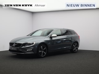 Volvo V60 2.0 T4 190PK Business Sport / Trekhaak / Parkeerverwarming / Verwarmbare Voorstoelen / Leder/Nubuck / Xenon / Volvo On Call /
