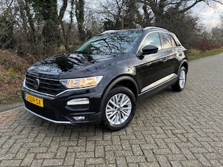 Volkswagen T-Roc TSI 116PK Adapt.cruise, Navi