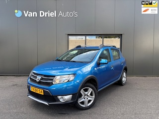 Dacia Sandero TCe 90 Stepway Lauréate / Navigatie / Trekhaak!