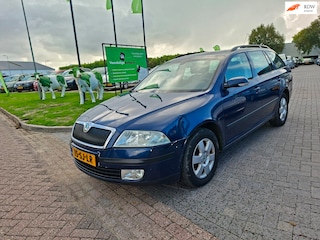 Skoda Octavia Combi 1.6 Elegance / Goede auto / APK maart 2027