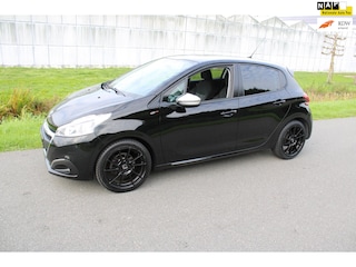 Peugeot 208 1.2 PureTech Urban Soul 5 Drs GT -Look