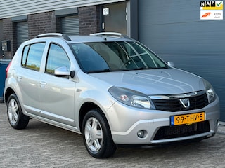 Dacia Sandero 1.2 Blackline AIRCO, CAMERA, TREKHAAK, 2e EIGENAAR, BOEKJES, NAP