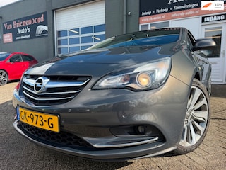 Opel Cascada 1.6 Turbo Cosmo Cabrio met leer en parkeersensoren en navigatie en bluetooth telefoon en airco
