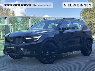 Volvo XC40 2.0 B4 Plus Black Edition Mild hybrid, Automaat, Panoramadak, Leder-nubuck bekleding, Driver assist, Adaptive cruise, BLIS, Parkeercamera, Stoelverwarming, Stuurverwarming, Park assist voor- en achter, 20 inch wielen