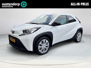 Toyota Aygo 1.0 VVT-i MT Play **ADAPTIEVE CRUISE CONTROL/ CLIMATE CONTROL/ APPLE CARPLAY**