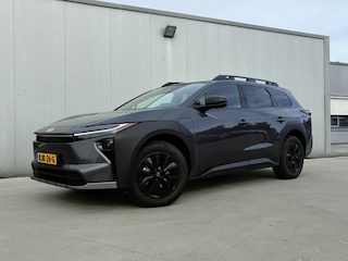Toyota bZ4X Touring Executive AWD 75 kWh Automaat | Warmtepomp | Leder | Navigatie | Panoramadak | Elektrisch bedienbare achterklep |