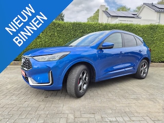 Ford Kuga 2.5 FHEV ST-Line X | 4X4 | Full options | Panoramadak | 360 Graden camera | Stoelverwarming Voor & achter | Elektrische trekhaak | Uniek in Nederland!
