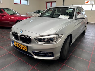 BMW 118i Sport Line Edition Automaat Trekhaak Leer Enz