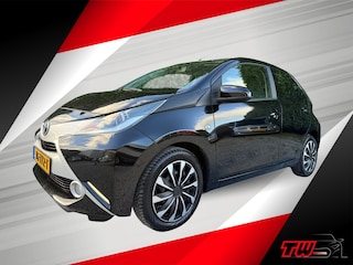 Toyota Aygo 1.0 VVT-i x-play |NWE APK|TREKHAAK|CAMERA|AIRCO
