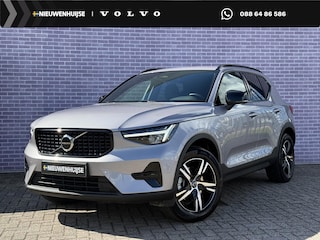 Volvo XC40 2.0 B4 Plus Dark | Trekhaak | Harman Kardon Audio | Achteruitrijcamera | Parkeersensoren | Keyless Entry | Elektrische Achterklep | Elektrisch Verstelbare Voorstoelen | Stoelverwarming | Google Navigatie | Apple Carplay | Android Auto | Lichtmetalen Velgen 18 inch
