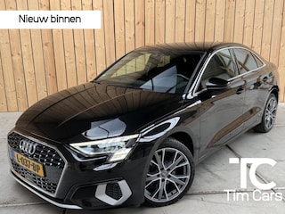 Audi A3 Limousine 30 TFSI Business edition Automaat | Apple CarPlay/Android Auto | Cruise & climate control | Getint glas | LED matrix koplampen | Lichtmetalen velgen | Navigatiesysteem | Sportvelgen | Parkeersensoren achter