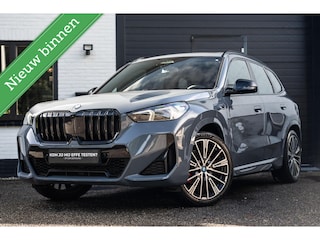 BMW X1 xDrive30e M Sportpakket Panodak Trekhaak HUD 360 Memo