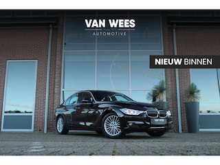 BMW 320i High Executive | 2e eigenaar | Origineel NL | Luxury Line | Navigatie Professional | HiFi audio | Cruise control | Xenon | Sportstuur | Stoelverwarming | Bluetooth | PDC