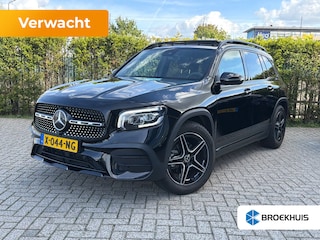 Mercedes-Benz GLB 180 Premium AMG-Line | Cruise Control | Schuifdak | Trekhaak | Stoelverwarming | Sfeerverlichting | Burmester | Widescreen | Navi | Alcantara | Climate