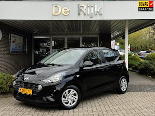Hyundai i10 1.0 Comfort | Apple Carplay/Android Auto, Camera, Stoel + Stuurverwarming, Cruise, Climate, DAB |