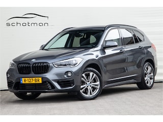 BMW X1 xDrive25i High Executive, Leder, Sportstoelen, Head-up, Navi 232pk