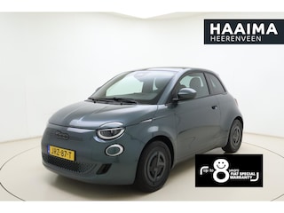 Fiat 500 Giorgio Armani Edition 42 kWh Unieke uitvoering | Panoramadak | Navigatie | Achteruitrijcamera |17" Lichtmetalen velgen | Stoelverwarming