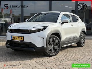 Toyota Urban Cruiser Executive 61 kWh - Trekhaak-  - All season banden -