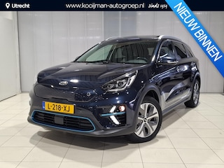Kia Niro e-Niro ExecutiveLine 64 kWh SOH 100%, Stoel en stuur verwarming, Schuif kantel dak, Apple Carplay/Android Auto, Navigatie, Camera.