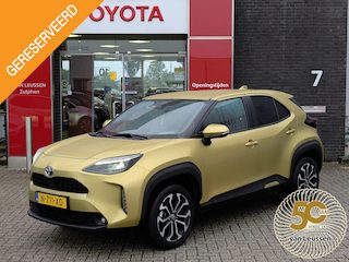 Toyota Yaris Cross 1.5 Hybrid First Edition NIEUW GELEVERD TREKHAAK 100% DEALER OH. METALLIC LAK