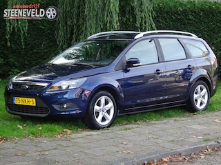 Ford Focus Wagon 1.6 Comfort met Airco en Trekhaak Distributie vervangen