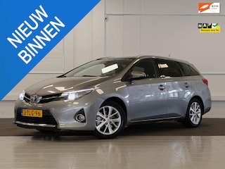 Toyota Auris Touring Sports 1.8 Hybrid Lease+ Trekhaak Xenon Navi Clima Cruise Stoelverwarming Pano