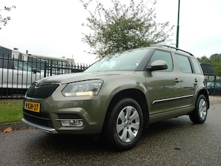 Skoda Yeti 1.2 TSI 105pk Active AIRCO TREKHAAK SCHUIFDAK