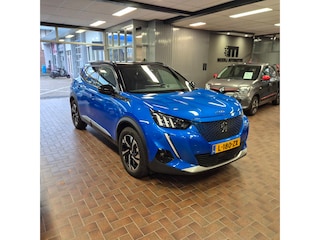 Peugeot 2008 8 GT Line 50 kWh | Camera | Stoelverwarming | LED | 11kW | Navi | Warmtepomp